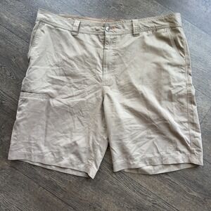 Orvis Trout Bum Shorts khaki tan Men's 42 Slash Zip Pocket 9" Inseam Performance